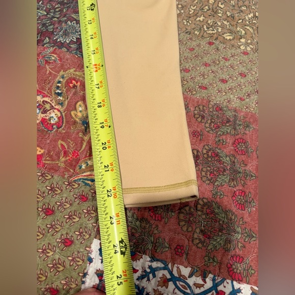 Fabletics PowerHold® Leggings cream/tan - Picture 8 of 9